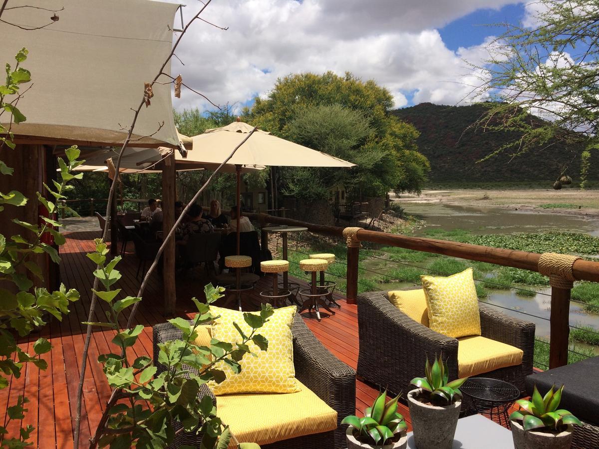Tau Game Lodge มาเดิคเวเกมรีเซิร์ฟ ภายนอก รูปภาพ