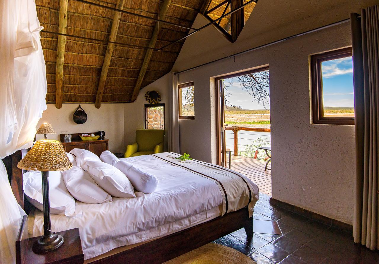 Tau Game Lodge มาเดิคเวเกมรีเซิร์ฟ ภายนอก รูปภาพ