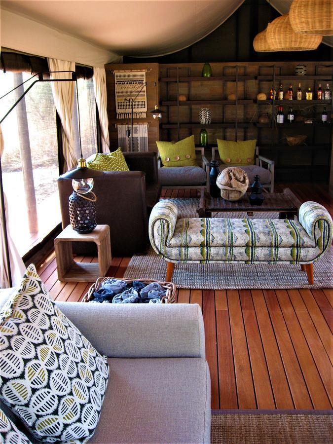 Tau Game Lodge มาเดิคเวเกมรีเซิร์ฟ ภายนอก รูปภาพ