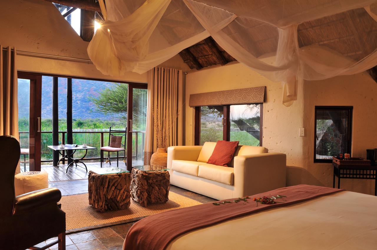 Tau Game Lodge มาเดิคเวเกมรีเซิร์ฟ ภายนอก รูปภาพ