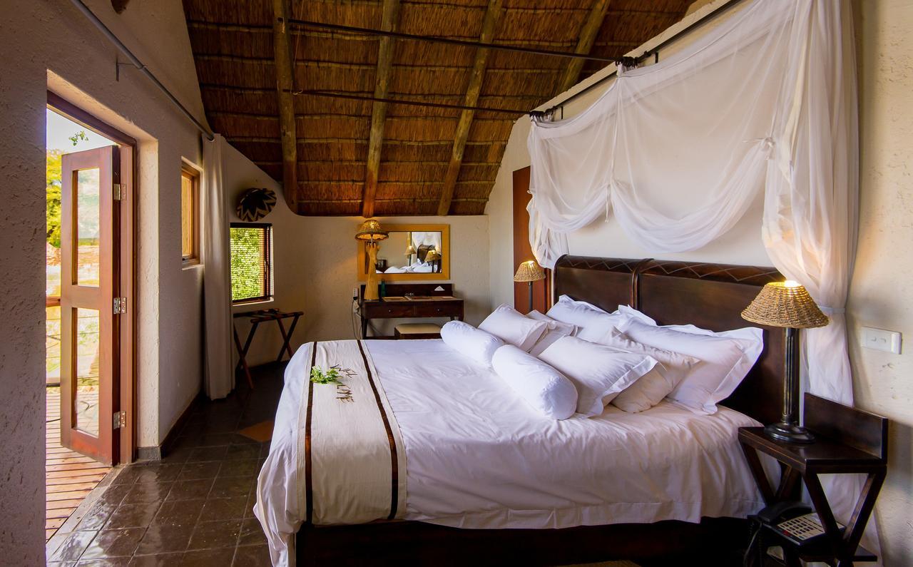 Tau Game Lodge มาเดิคเวเกมรีเซิร์ฟ ภายนอก รูปภาพ