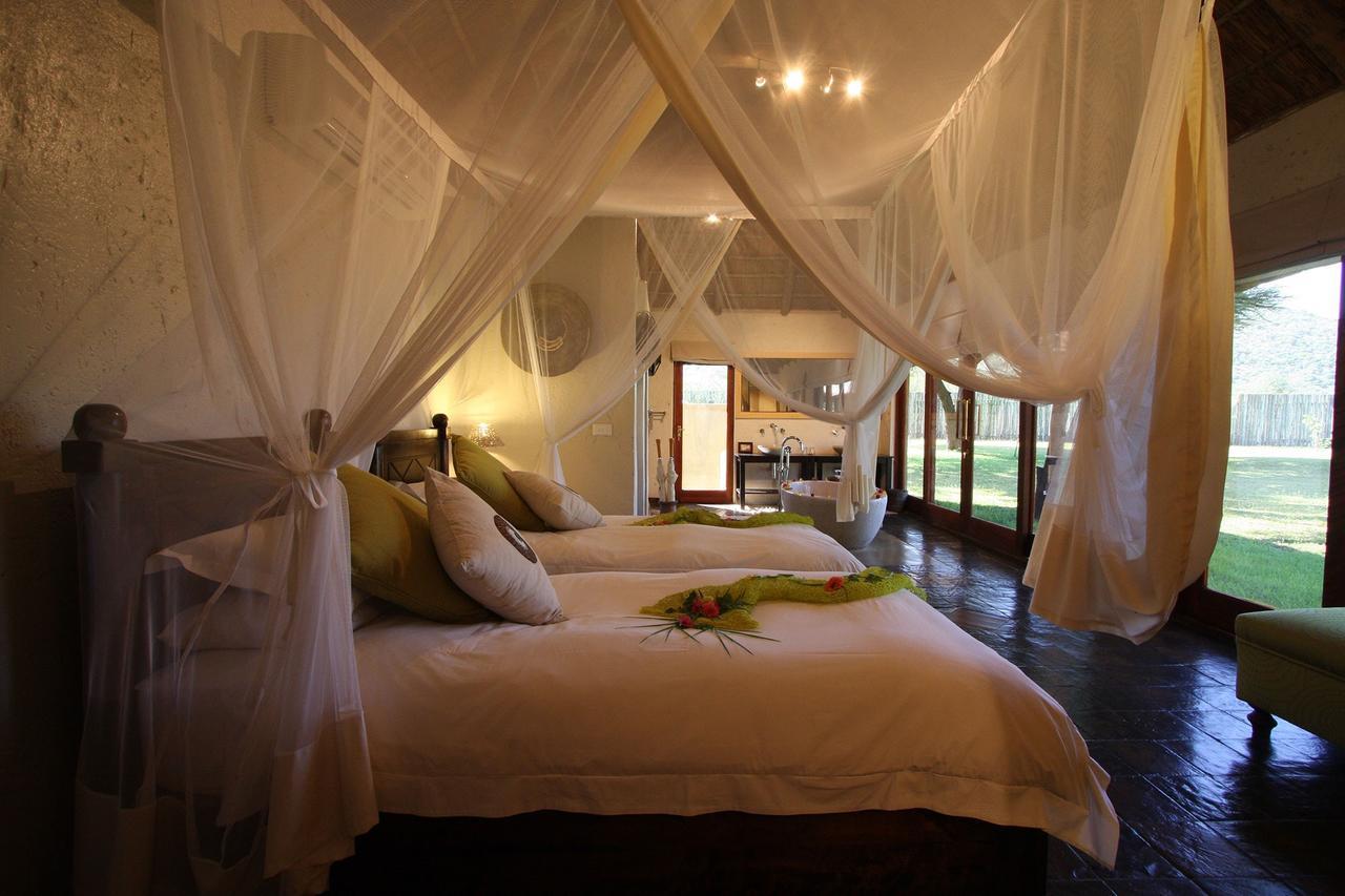 Tau Game Lodge มาเดิคเวเกมรีเซิร์ฟ ภายนอก รูปภาพ