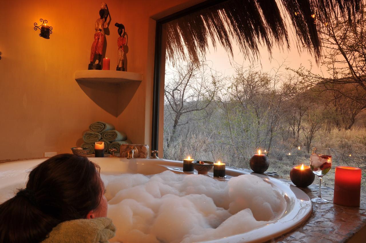 Tau Game Lodge มาเดิคเวเกมรีเซิร์ฟ ภายนอก รูปภาพ