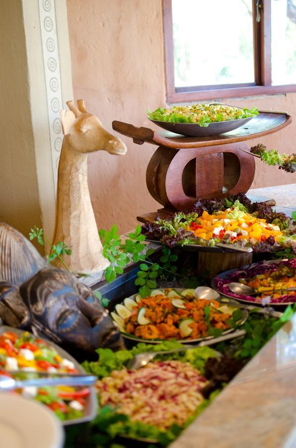 Tau Game Lodge มาเดิคเวเกมรีเซิร์ฟ ภายนอก รูปภาพ