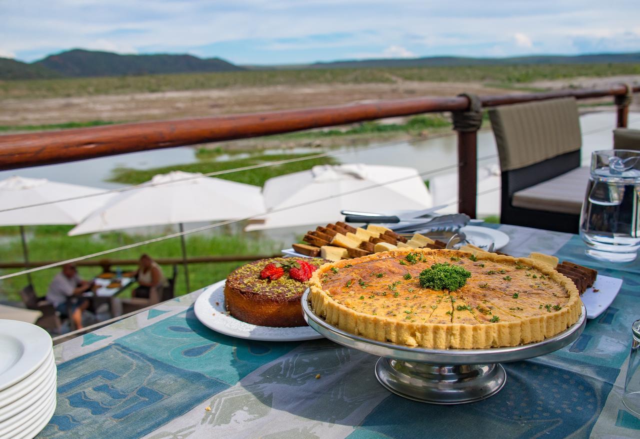 Tau Game Lodge มาเดิคเวเกมรีเซิร์ฟ ภายนอก รูปภาพ